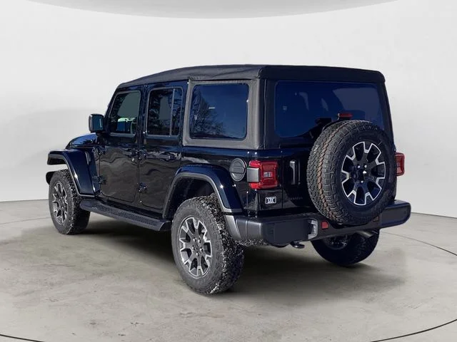 New 2026 Black Clearcoat Jeep 4-DOOR SAHARA image 3