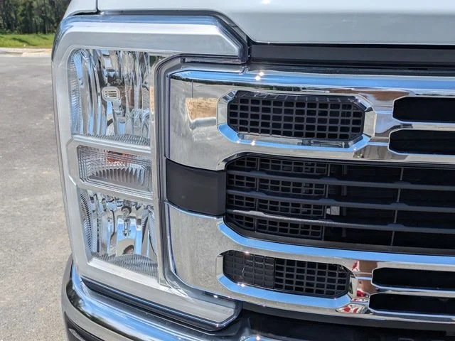 2026 Ford F-350 Super Duty Chassis Cab XL - Photo 10