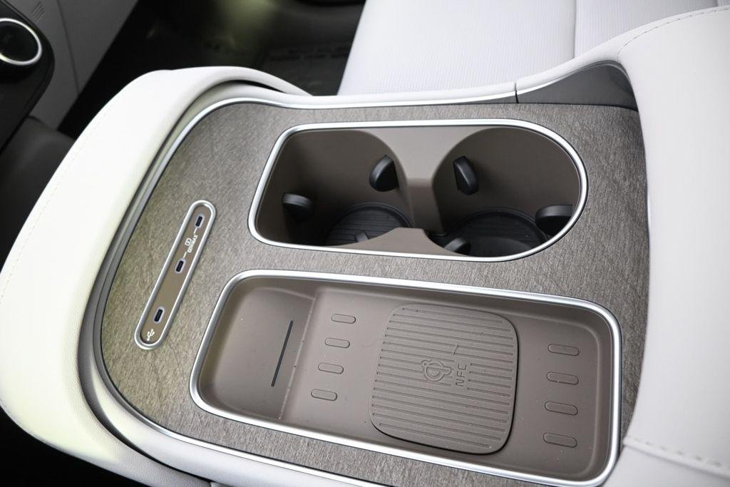 New 2026 Silver Metallic Hyundai SEL Premium AWD image 32