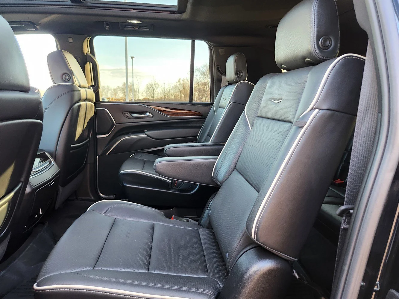 2024 Cadillac Escalade ESV Premium Luxury - Photo 30
