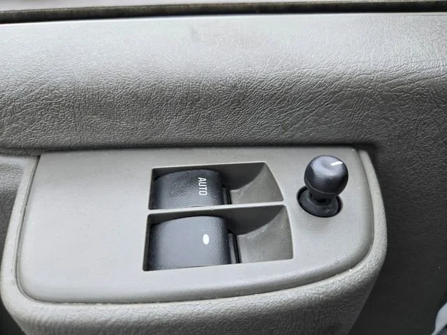 Used 2023 Summit White GMC Work Van image 33