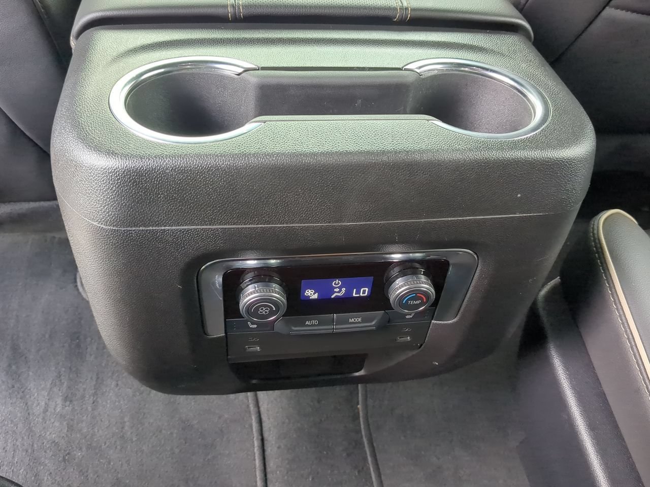 Used 2025 Summit White GMC Elevation image 22