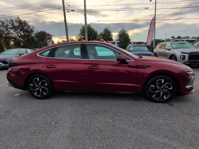 Certified Used 2025 Red Hyundai SEL image 4