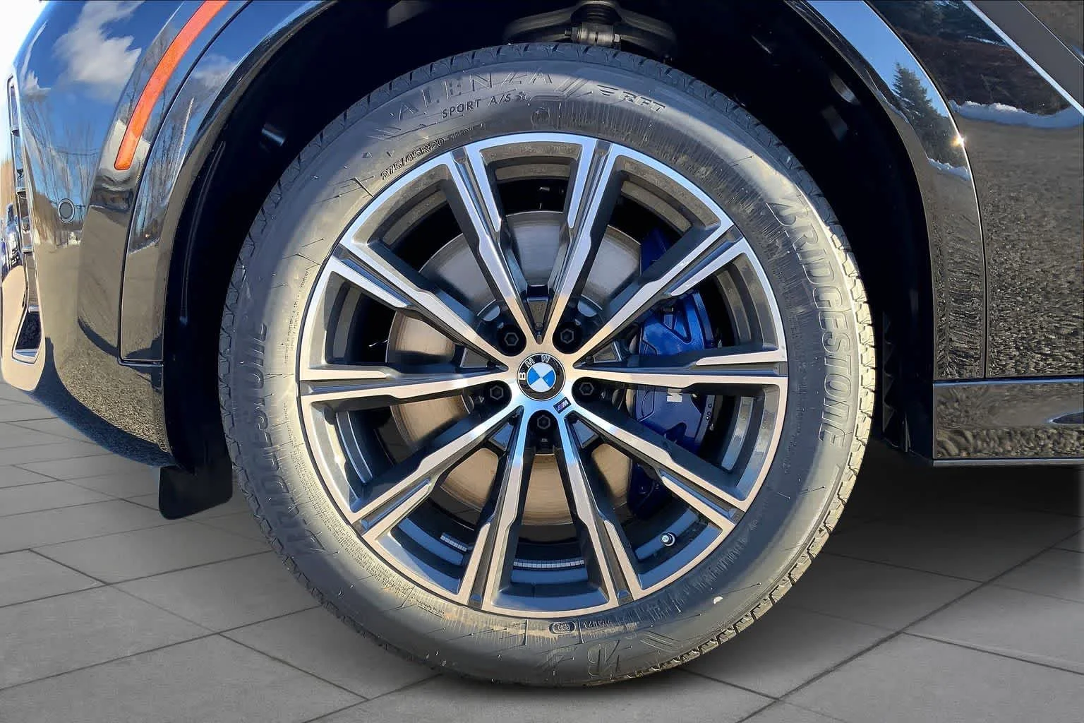 New 2026 Black Sapphire Metallic BMW M60i image 11
