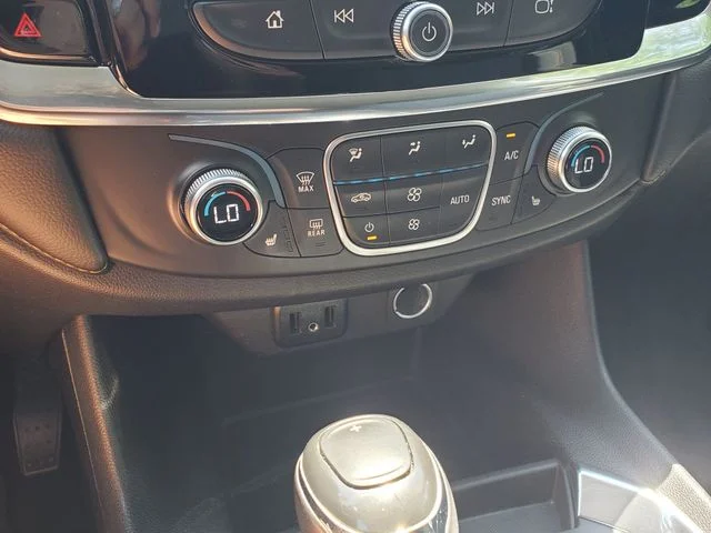 Used 2018 Silver Chevrolet LT image 29