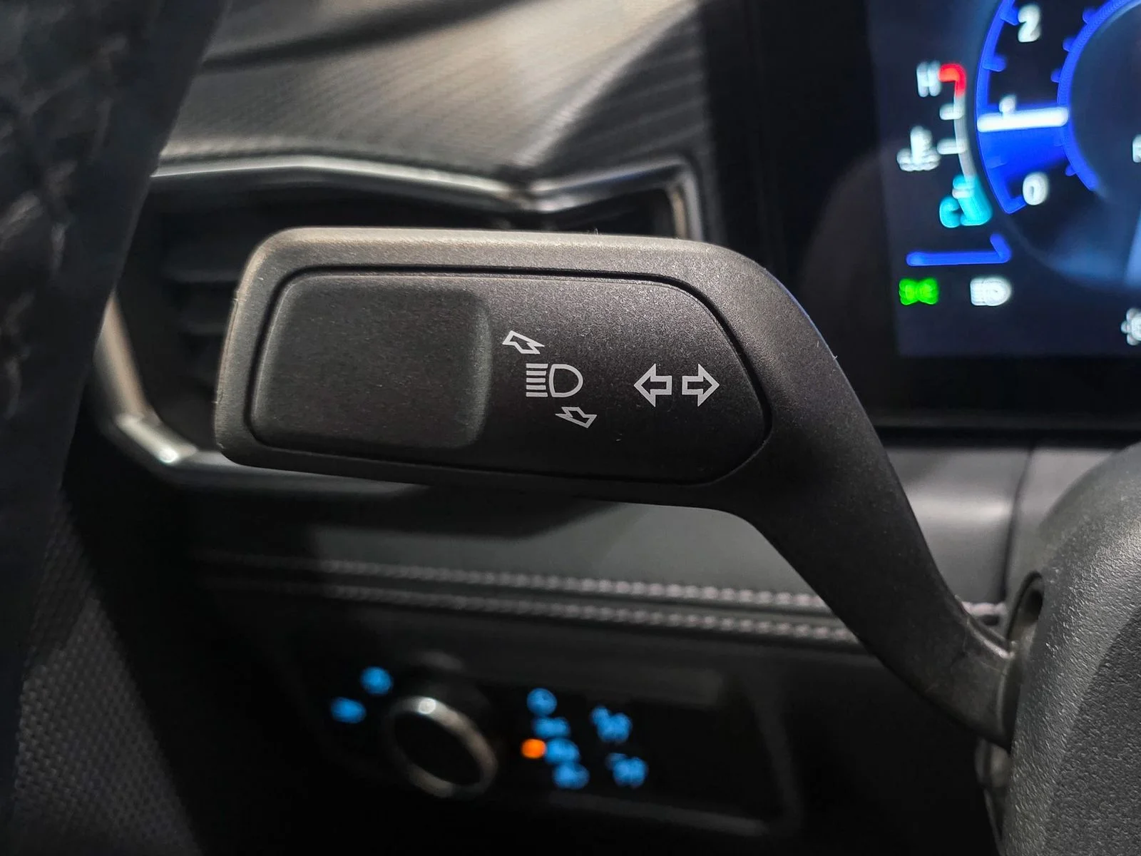 New 2025 Shadow Black Ford EcoBoost® Premium Fastback image 39