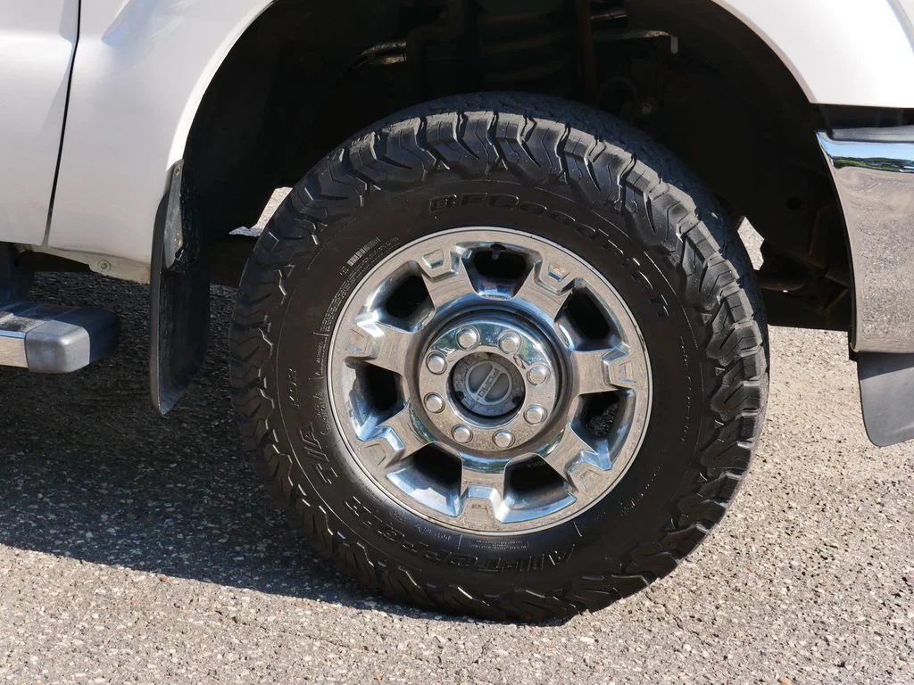 Used 2012 White Ford Lariat image 7