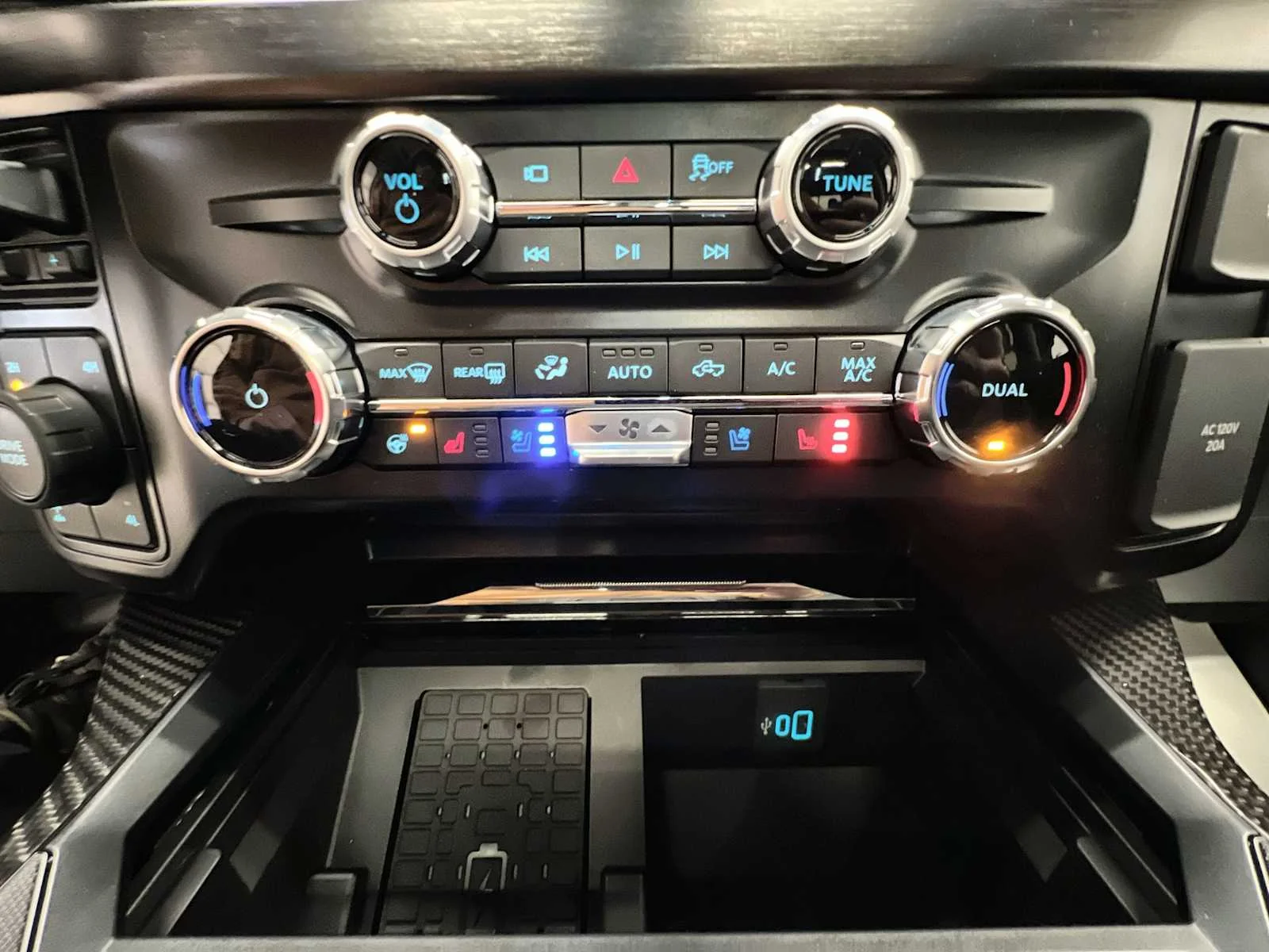 New 2026 Argon Blue Metallic Ford LARIAT image 17