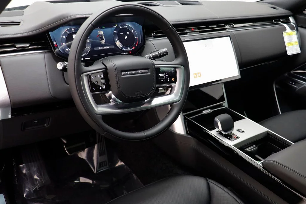 New 2026 Silver Land Rover SE image 7