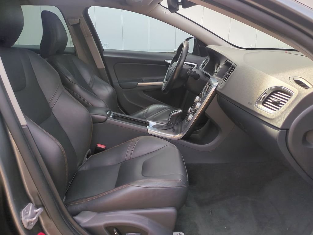Used 2016 Gray Volvo T5 image 27