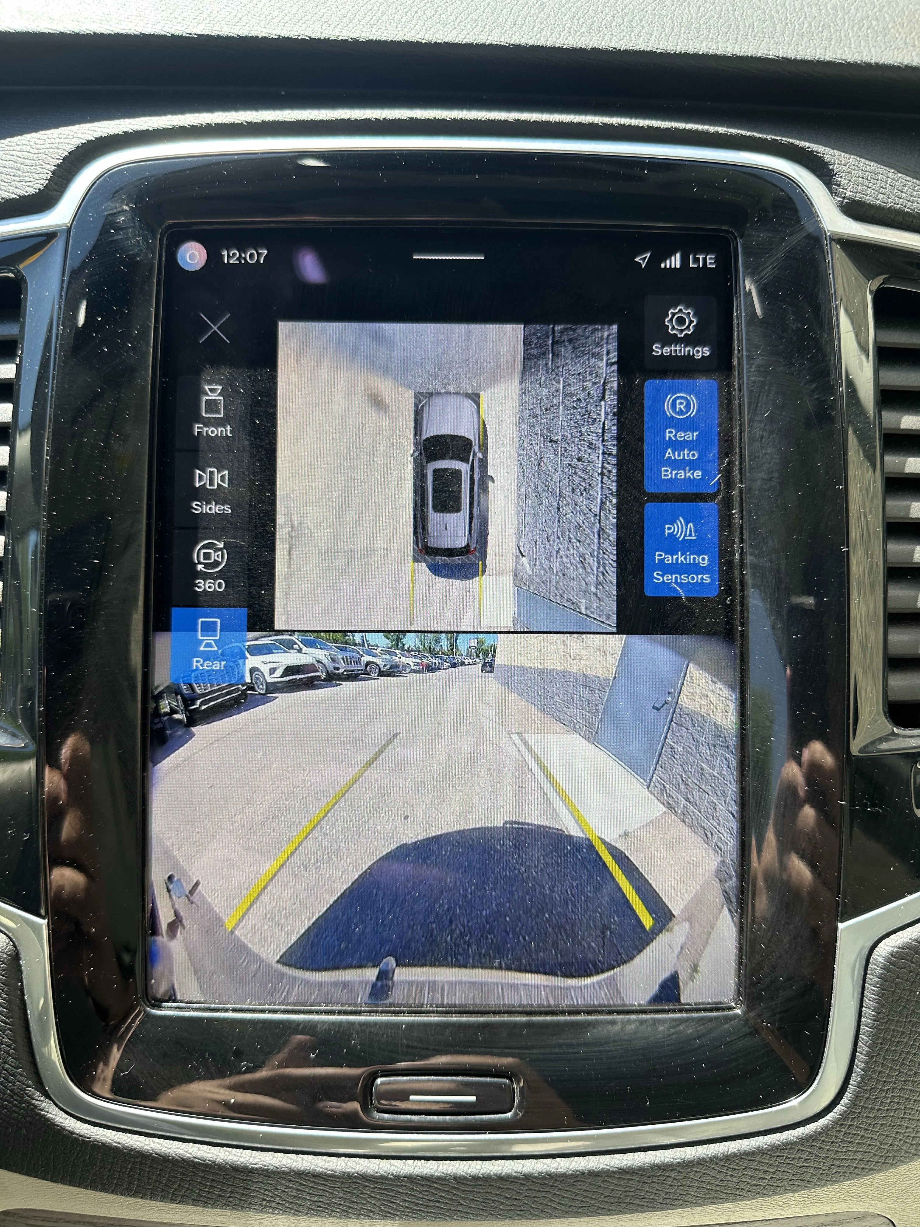 Certified Used 2024  Volvo Plus Bright Theme image 18