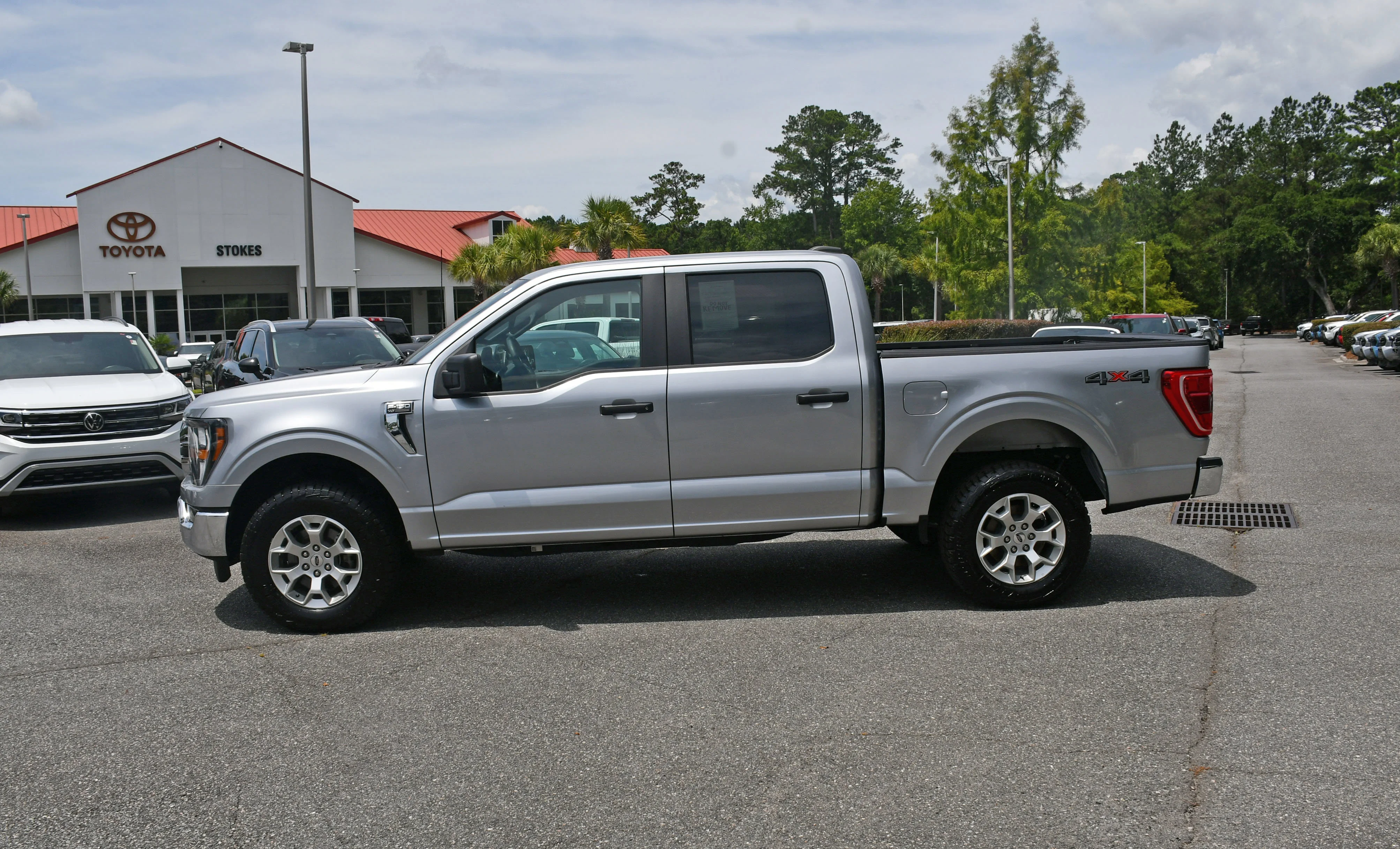 2023 Ford F-150 XLT - Photo 2