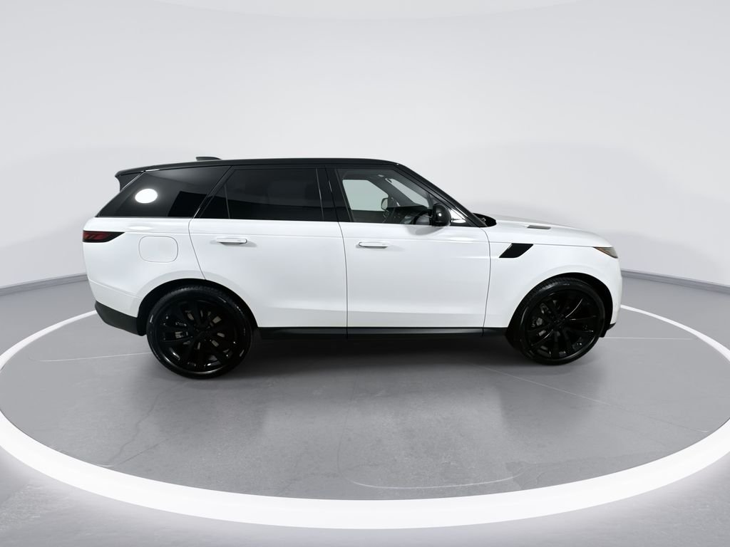 New 2026 Fuji White Land Rover SE image 9