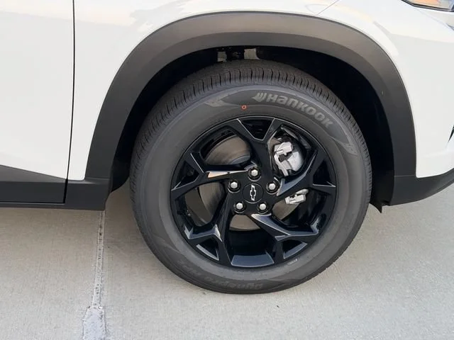 2026 Chevrolet Trax LT - Photo 9