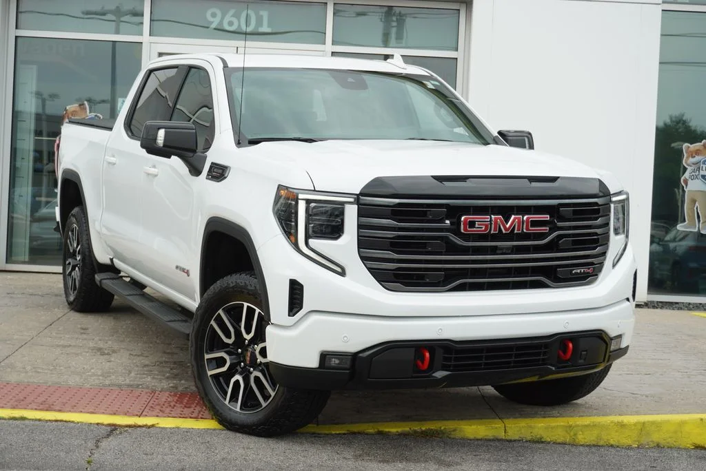 Used 2025 White GMC AT4 image 7