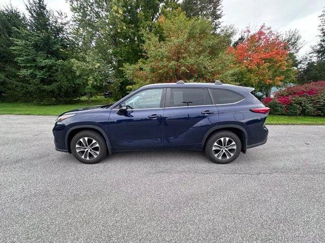 Used 2023 Blue Toyota XLE image 6