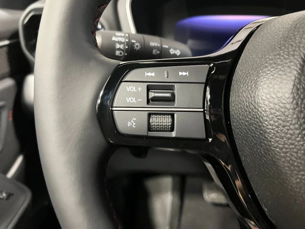 New 2026 Platinum White Pearl Honda AWD Black Edition image 15