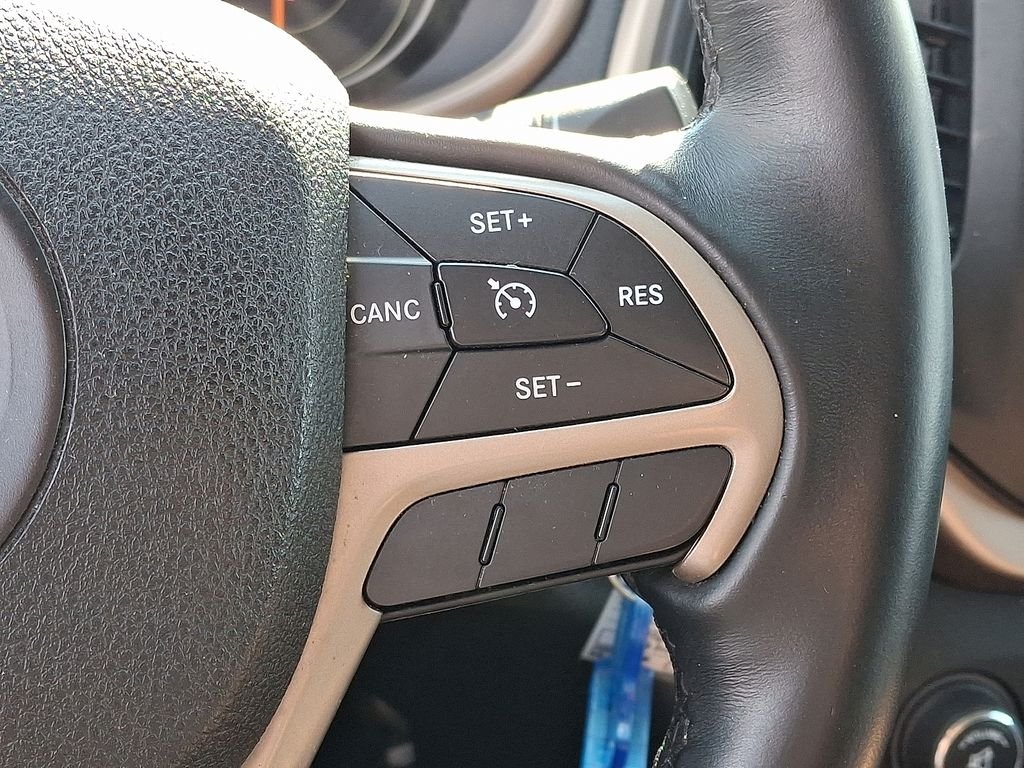 Used 2016 Black Jeep Latitude image 22