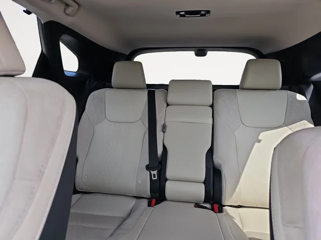 Used 2025 Green Lexus 350h Luxury image 11