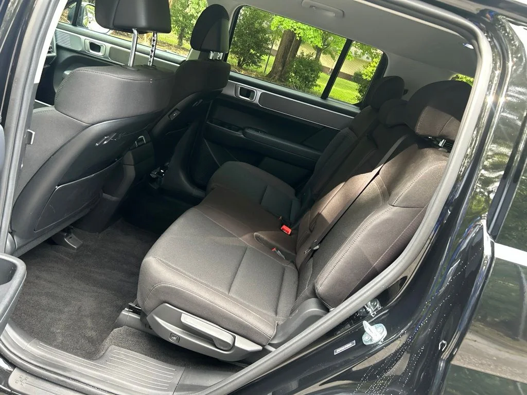 Used 2026 Black Hyundai SE image 28