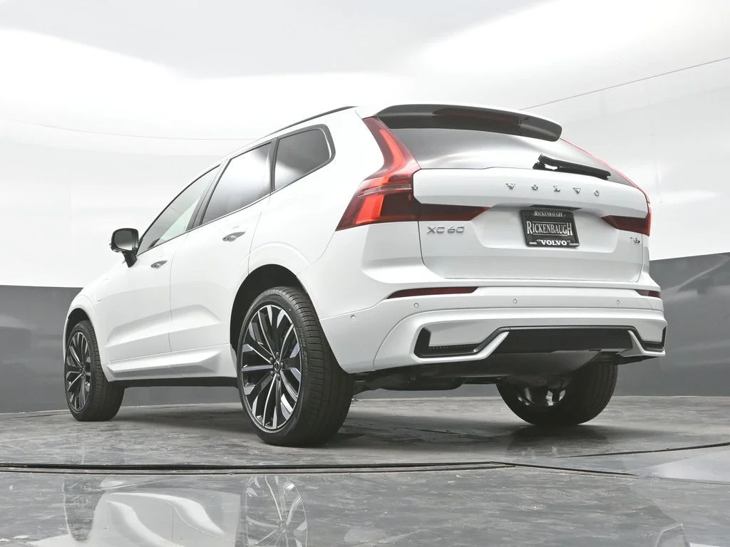 New 2026 Crystal White Volvo T8 Ultra image 23