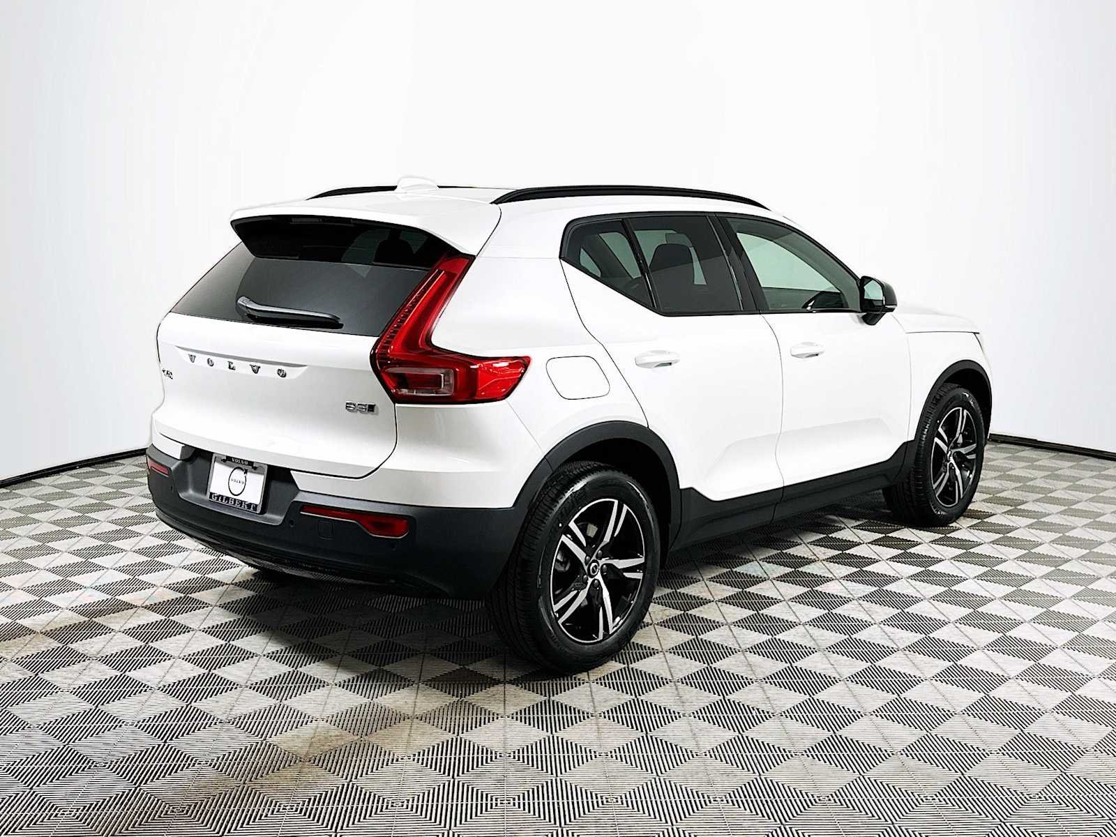 New 2026 Crystal White Volvo Core image 7