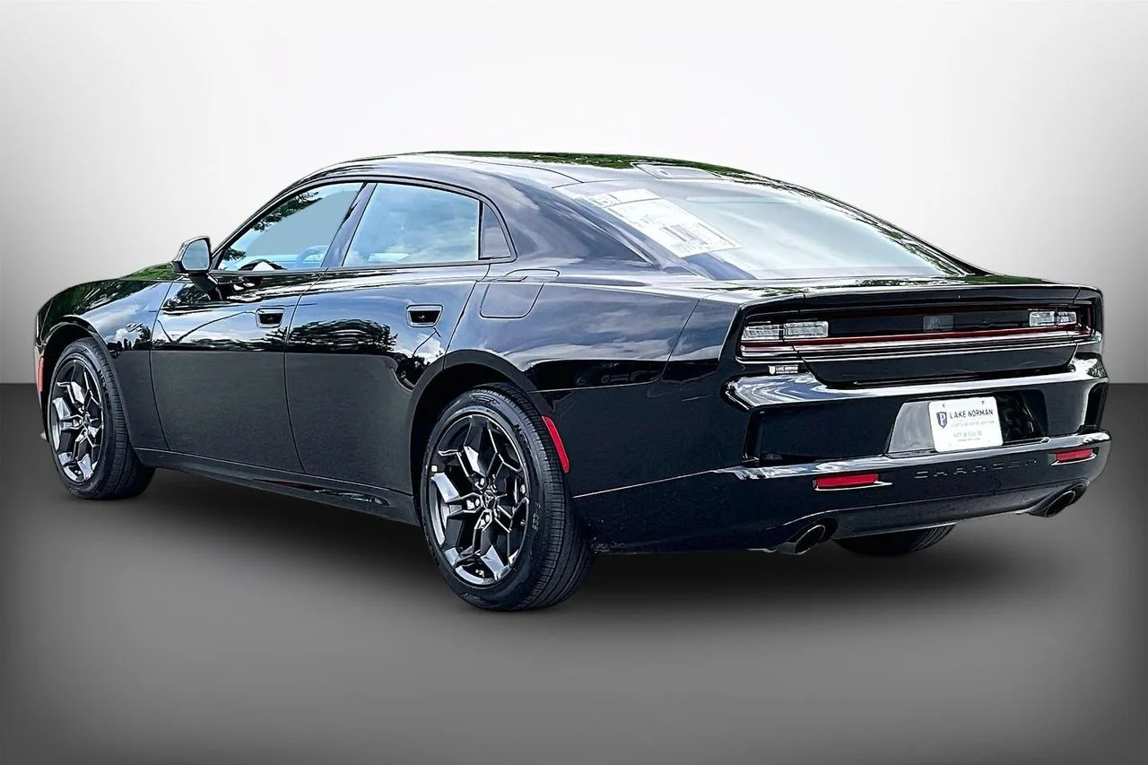 New 2026 Diamond Black Crystal Pearlcoat Dodge R/T image 6