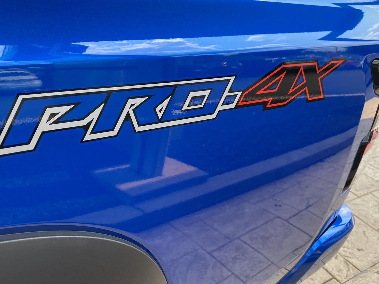 Used 2024 Bluestone Pearl Nissan PRO-4X image 15