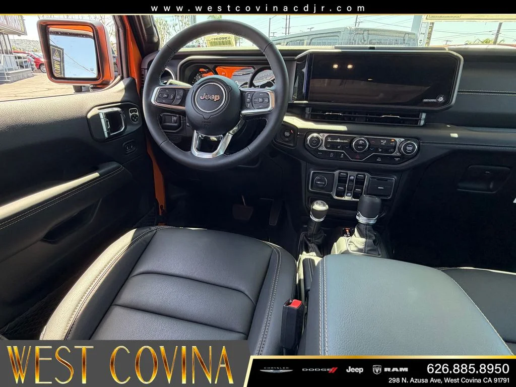 2025 Jeep Wrangler 4-Door Sahara - Photo 24