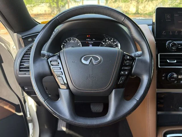 Used 2023 White INFINITI Sensory image 14