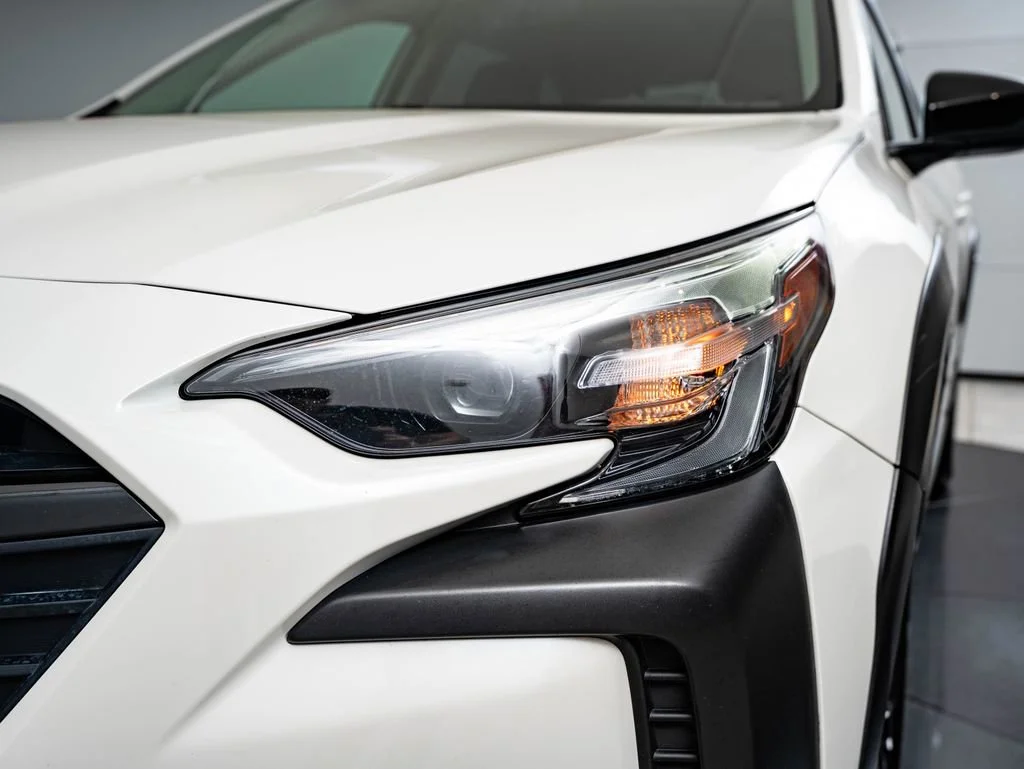 Used 2025 Crystal White Pearl Subaru Onyx Edition XT image 15