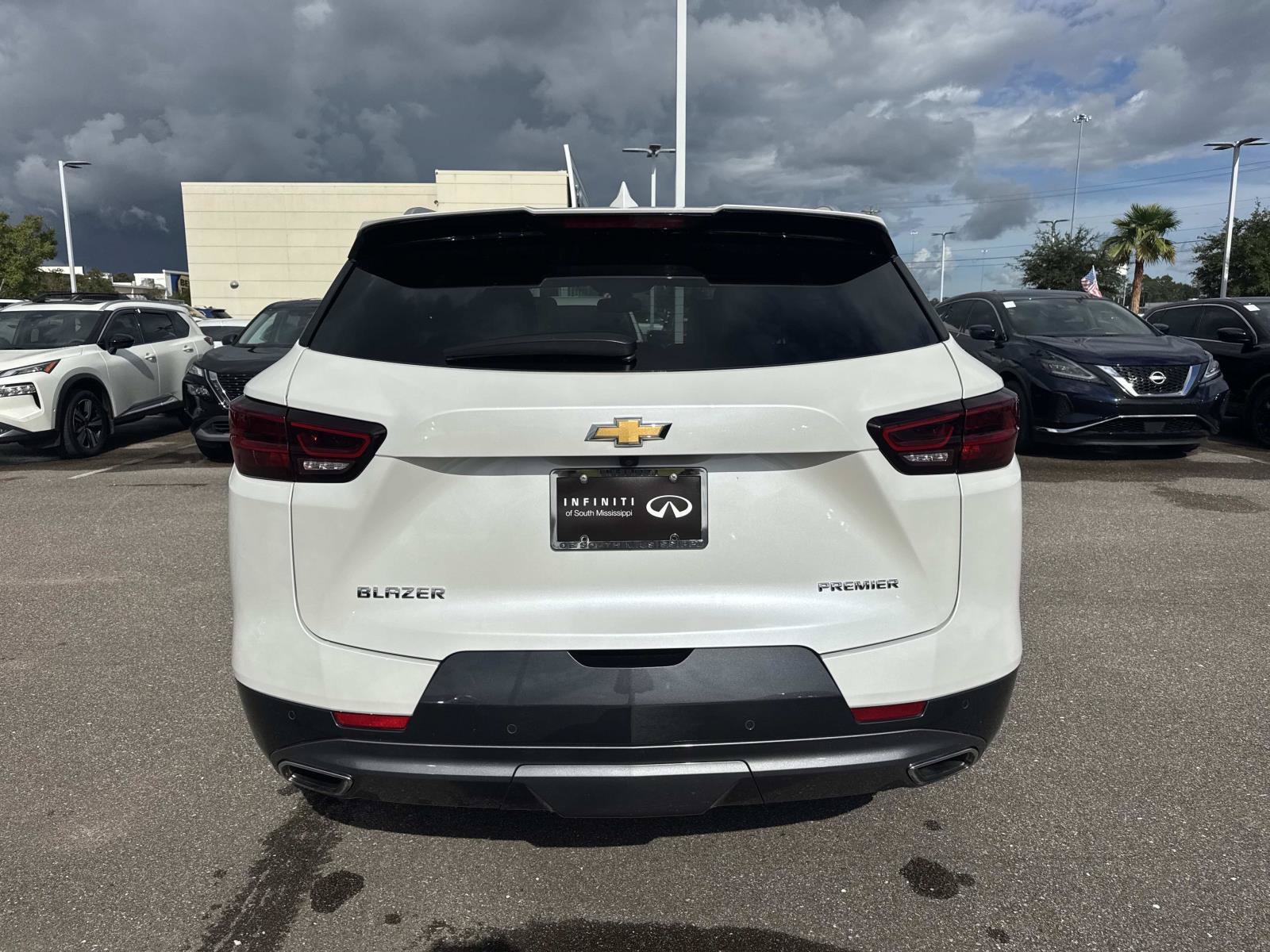 Used 2023 Beige Chevrolet Premier image 7