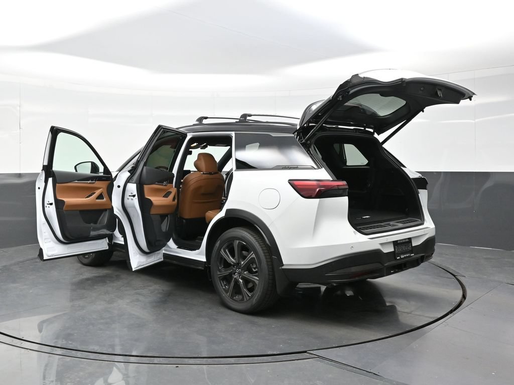 New 2027 2T RAD WHT INFINITI Autograph AWD image 56
