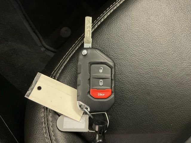 Used 2020 Black Jeep Overland image 27