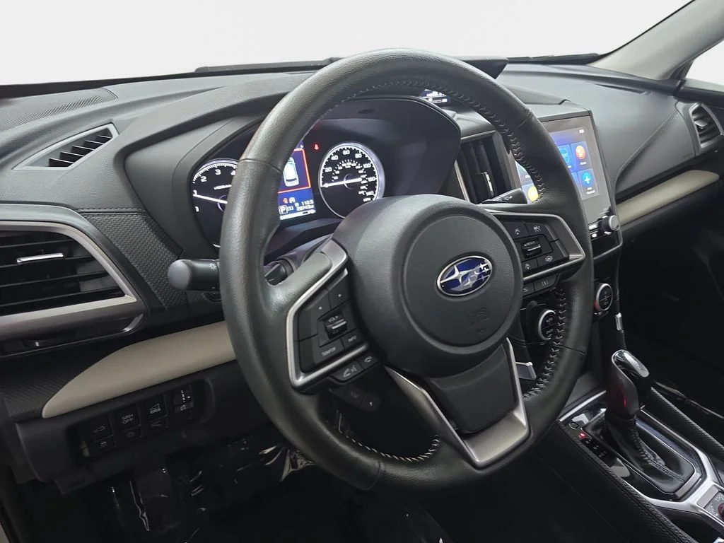 Used 2024 Crystal White Pearl Subaru Limited image 19