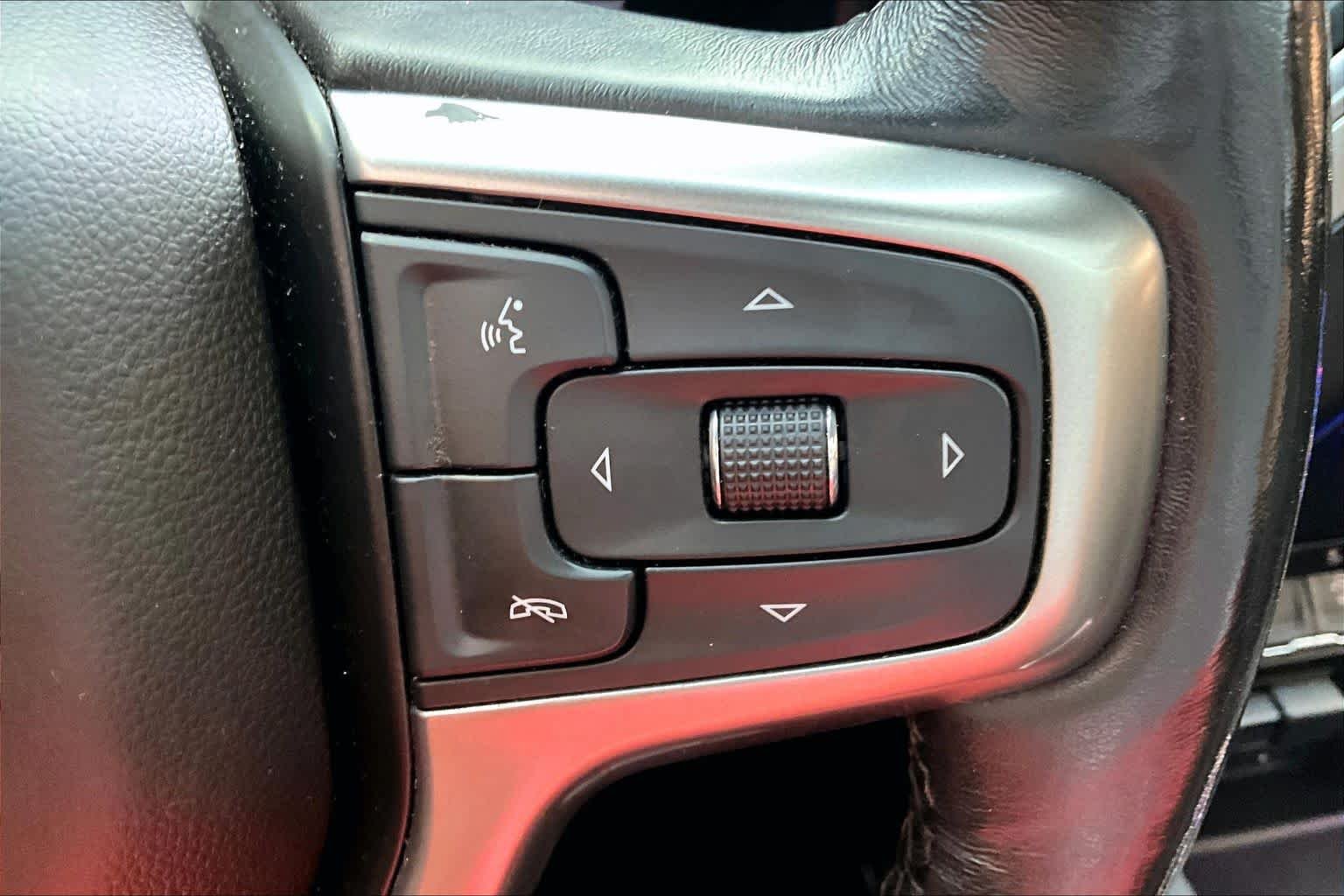 Used 2019 Summit White Chevrolet RST image 24