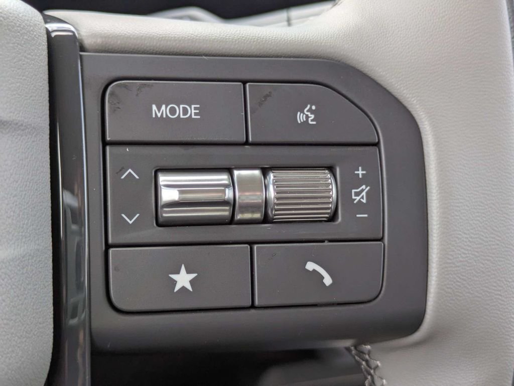 New 2027 Snow White Pearl Kia EX image 26