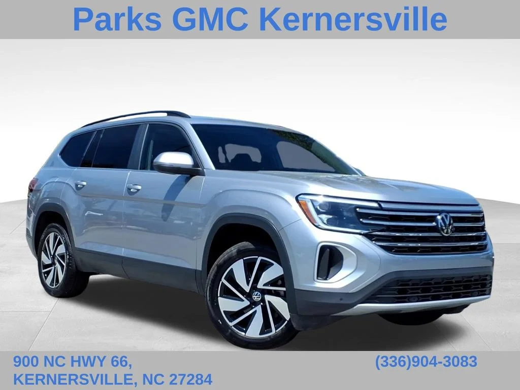 Certified Used 2024  Volkswagen 2.0T SE w/Technology image 1