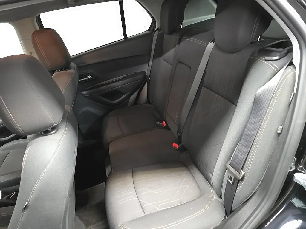 Used 2020 MOSAIC BLACK METALLIC Chevrolet LT image 31