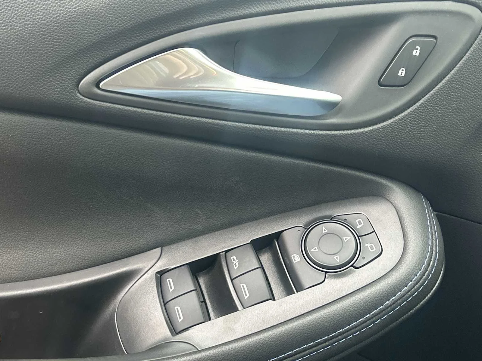 2026 Buick Encore GX Sport Touring - Photo 22