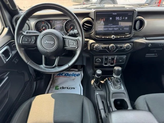 Used 2020 Silver Jeep Unlimited Sport S image 19