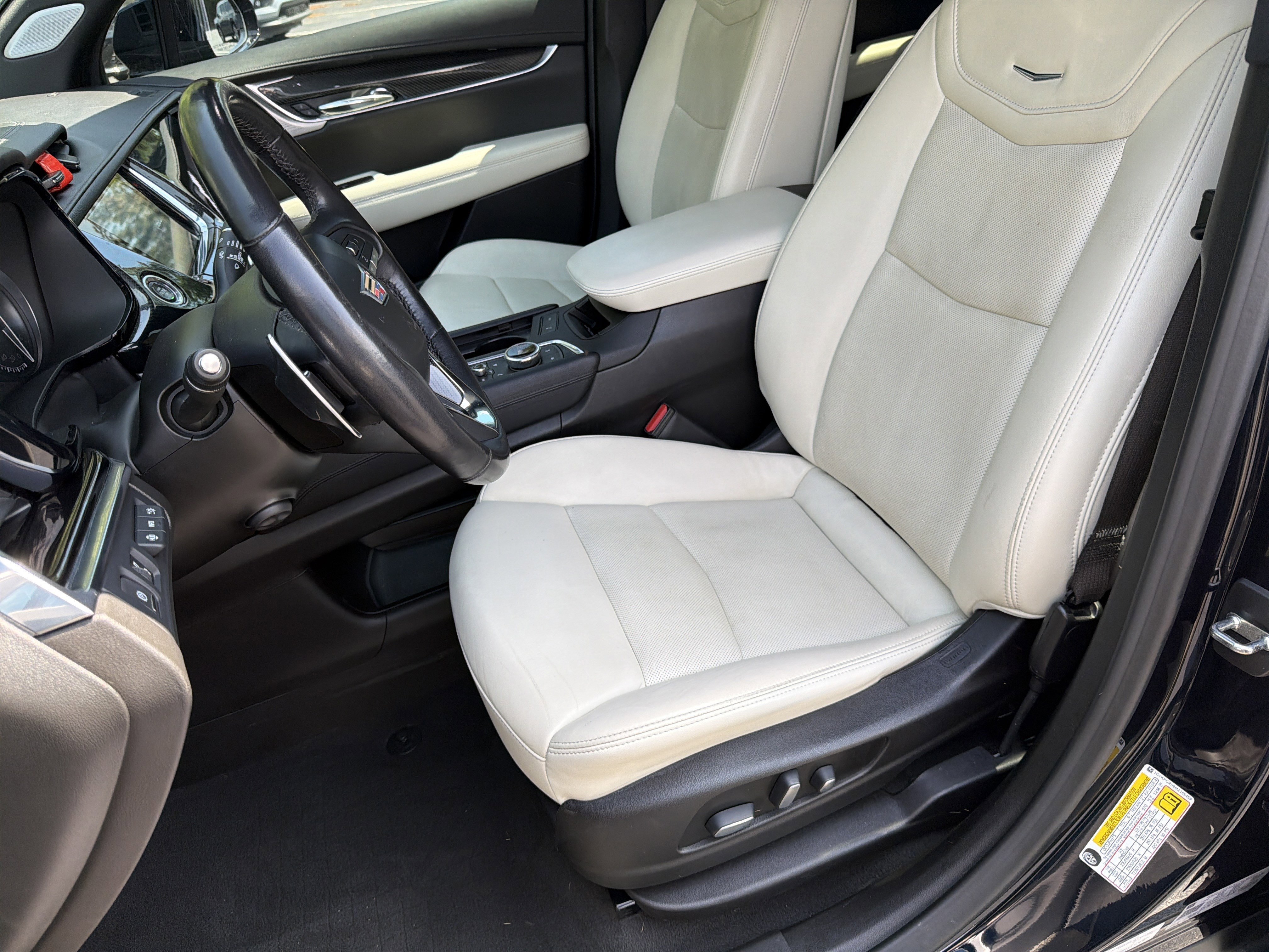 Used 2021 Dark Moon Blue Metallic Cadillac Sport image 12