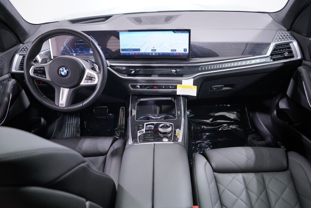 Used 2026 Black Sapphire Metallic BMW xDrive40i image 17
