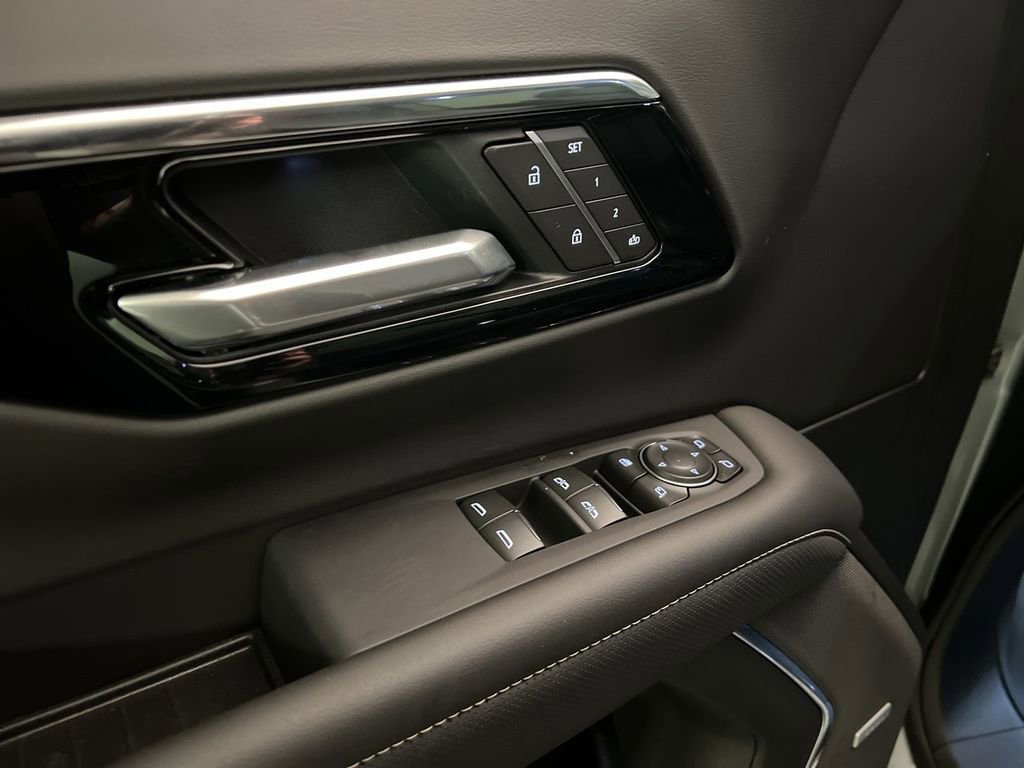 2026 Chevrolet Suburban Premier - Photo 13