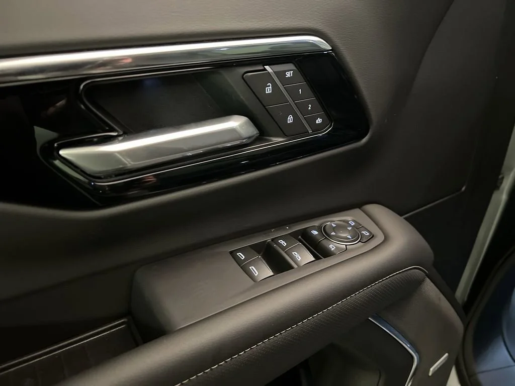 2026 Chevrolet Suburban Premier - Photo 13