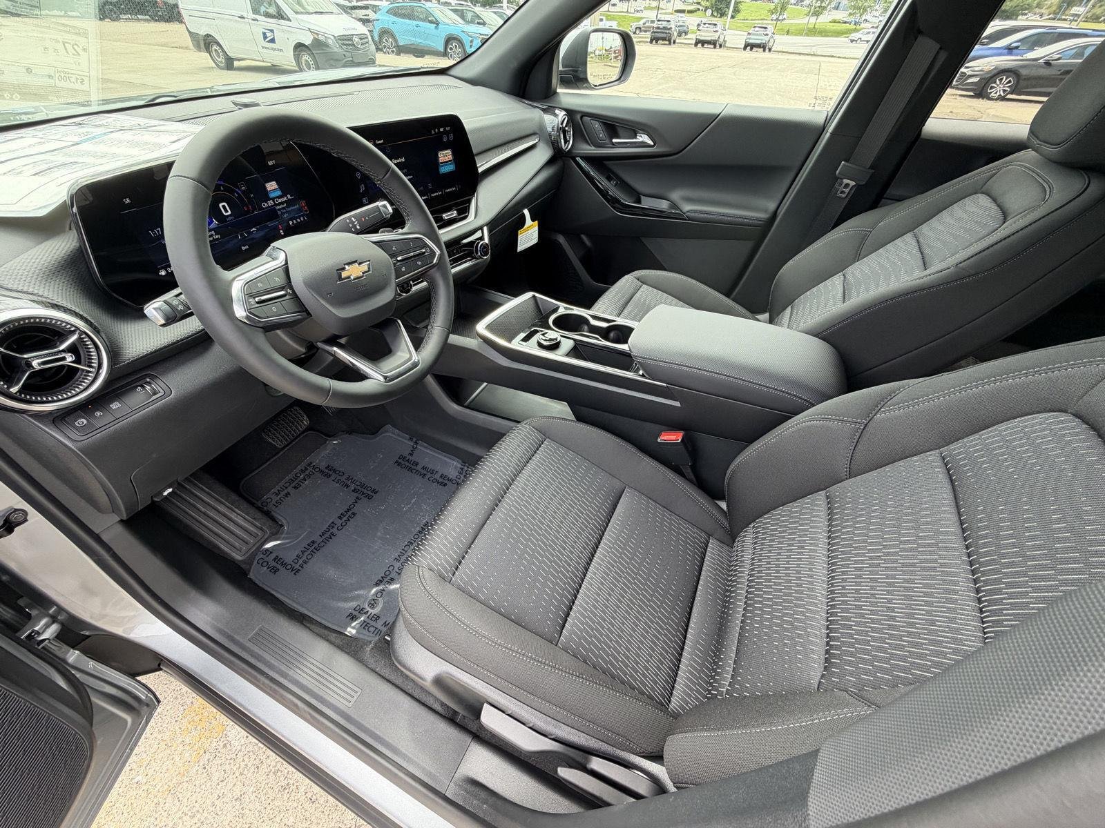 2027 Chevrolet Equinox LT - Photo 6
