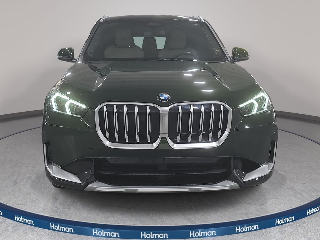 Certified Used 2025 San Remo Green Metallic BMW xDrive28i image 3