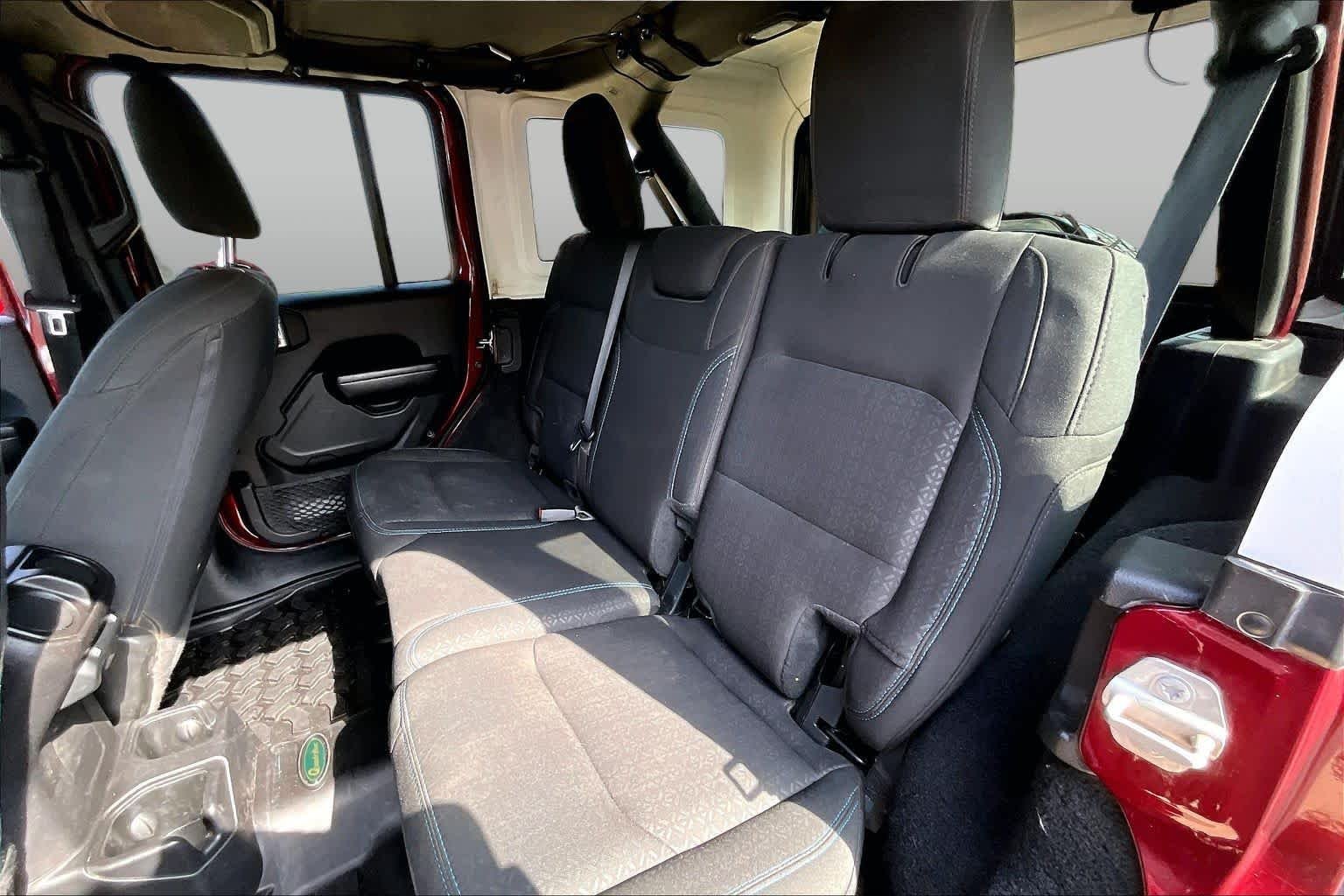 Used 2021 Snazzberry Pearlcoat Jeep Unlimited Islander image 18