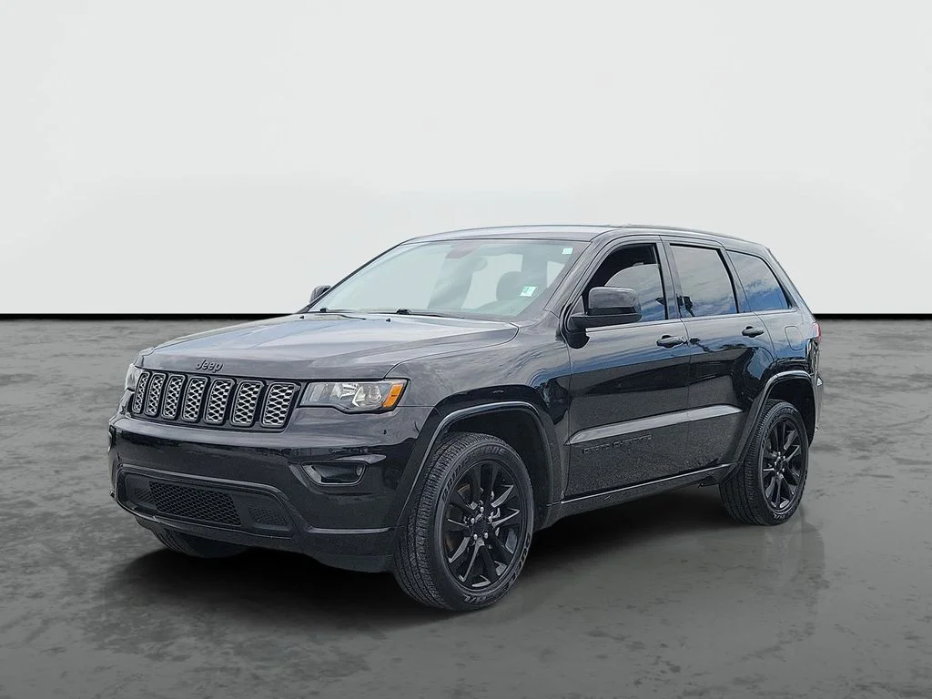 Used 2020 Black Jeep Altitude image 2