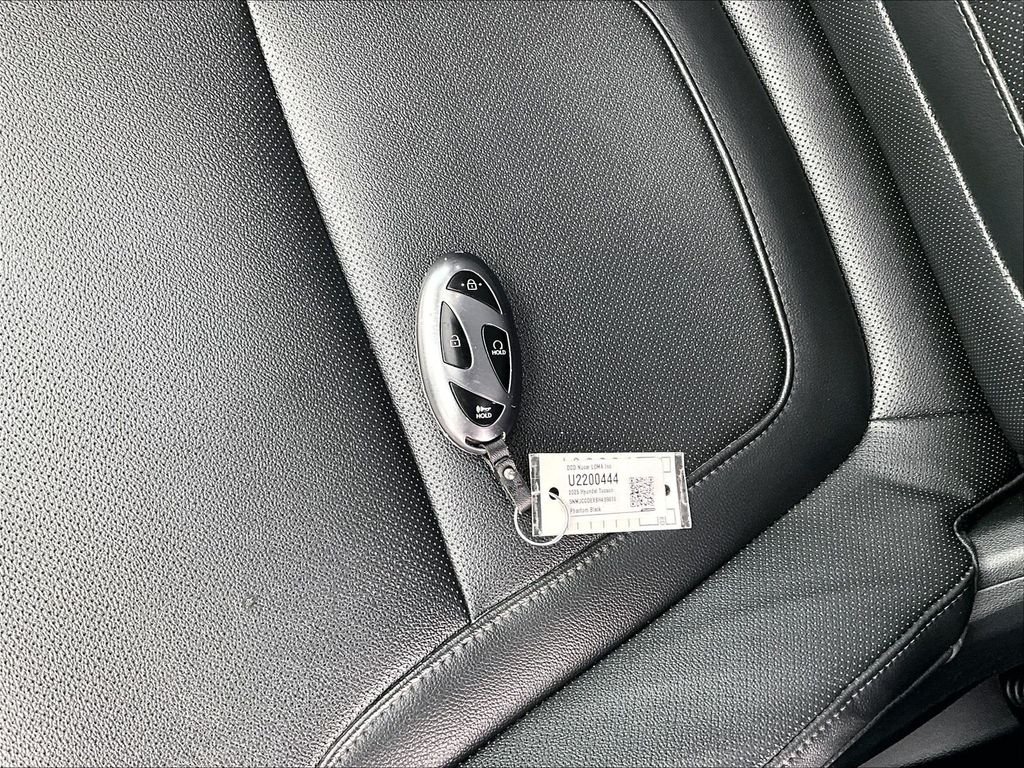Used 2025 Black Hyundai SEL Convenience image 32
